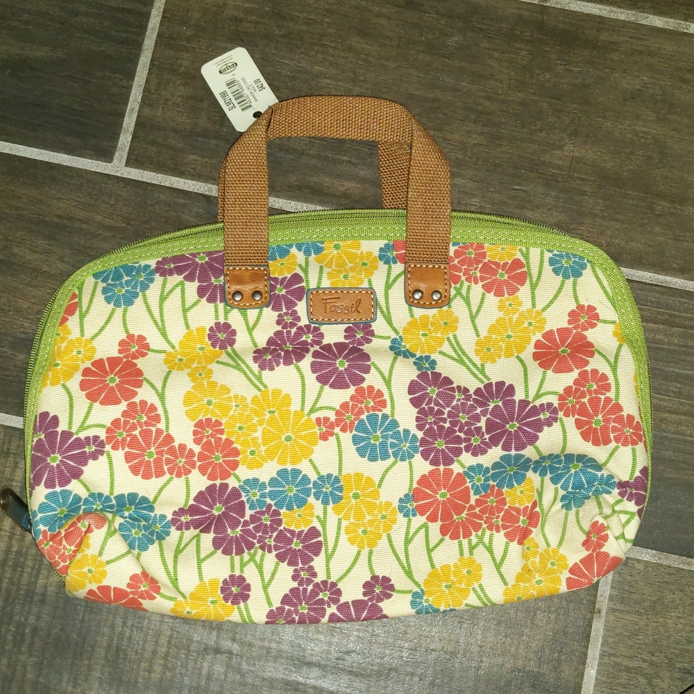 BNWT Fossil Weekender Large Case Multi